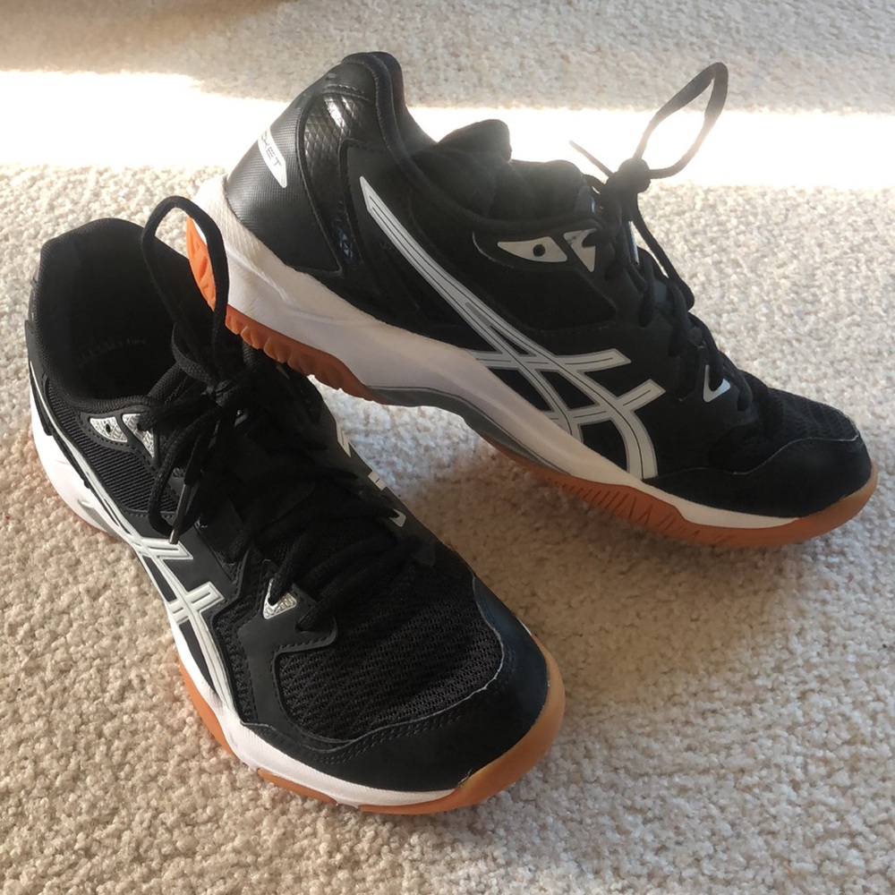 ASICS Volleyball Court Shoes 9.5 UpCourt 6 ok new Black/White/Silver Women’s